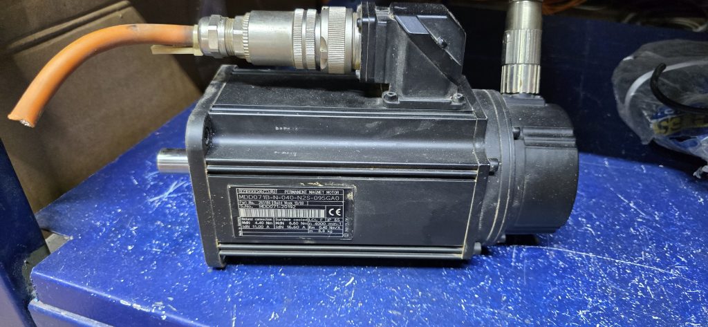 Rexroth Indramat MKD071B-061-KP1-KN Servo Motor