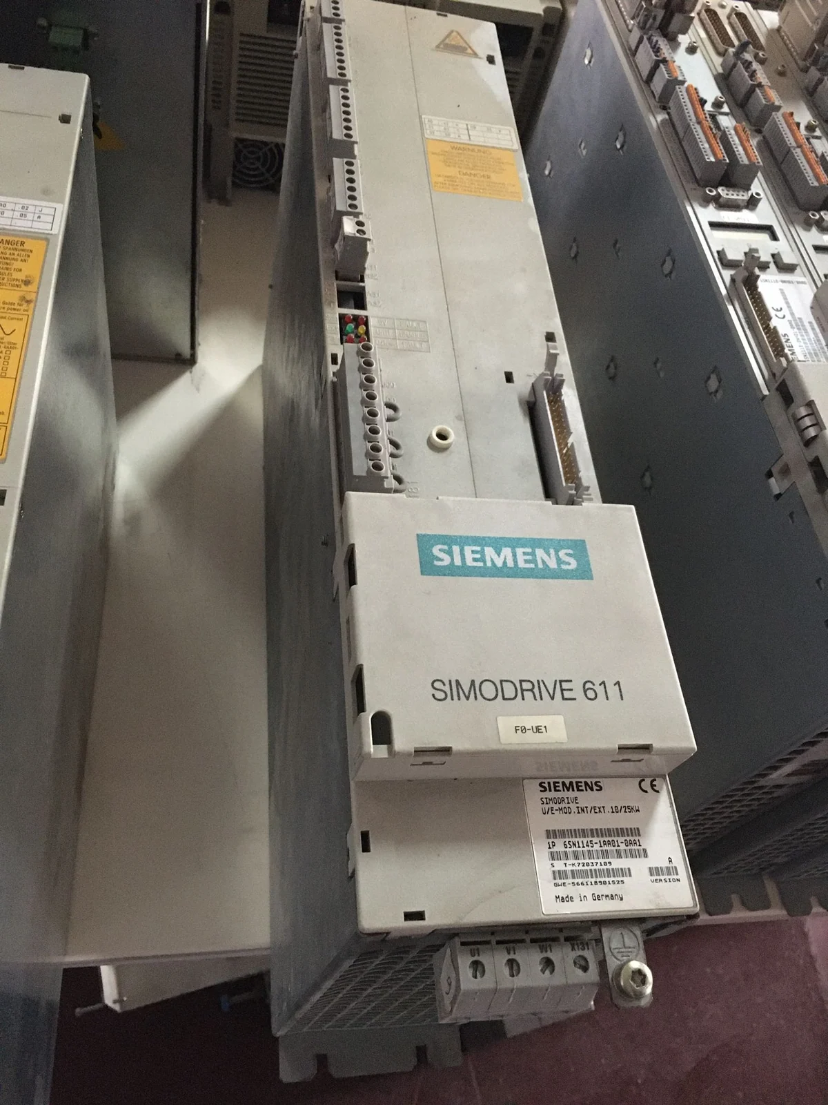 Siemens 6SN1145-1AA01-0AA1 Hat Besleme Modülü yedek parça fotoğrafı 1