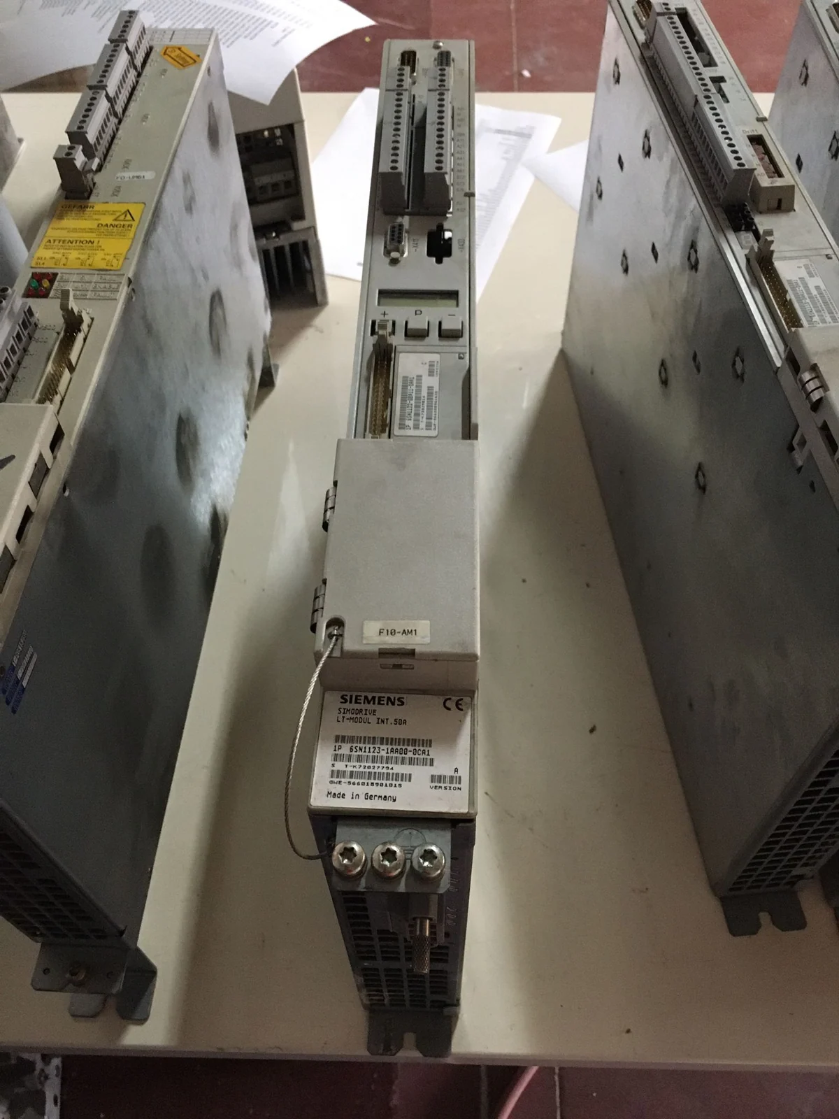 Siemens 6SN1123-1AA00-0CA1 Servo Sürücü yedek parça fotoğrafı 1