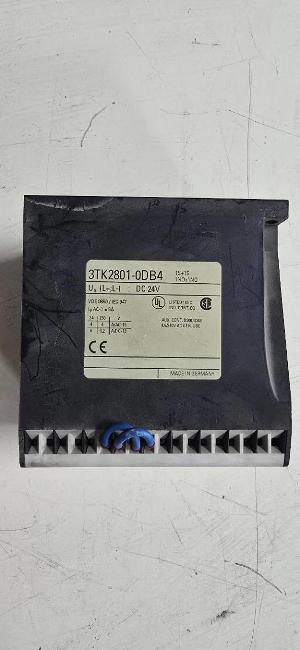 Siemens 3TK2801-0DB4 Emniyet Rölesi yedek parça fotoğrafı 2